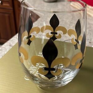 The Royal Standa Fleur de Lis Wine Glasss